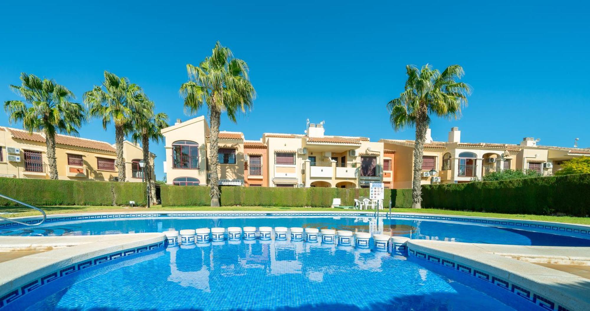 Club Salino Hideaway-Your Peaceful Retreat With Pool In Торрев'єха Екстер'єр фото