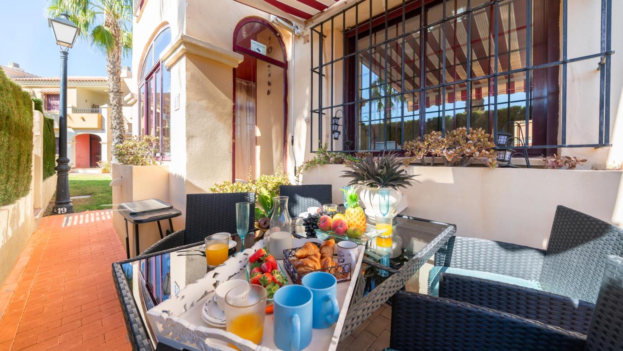 Club Salino Hideaway-Your Peaceful Retreat With Pool In Торрев'єха Екстер'єр фото