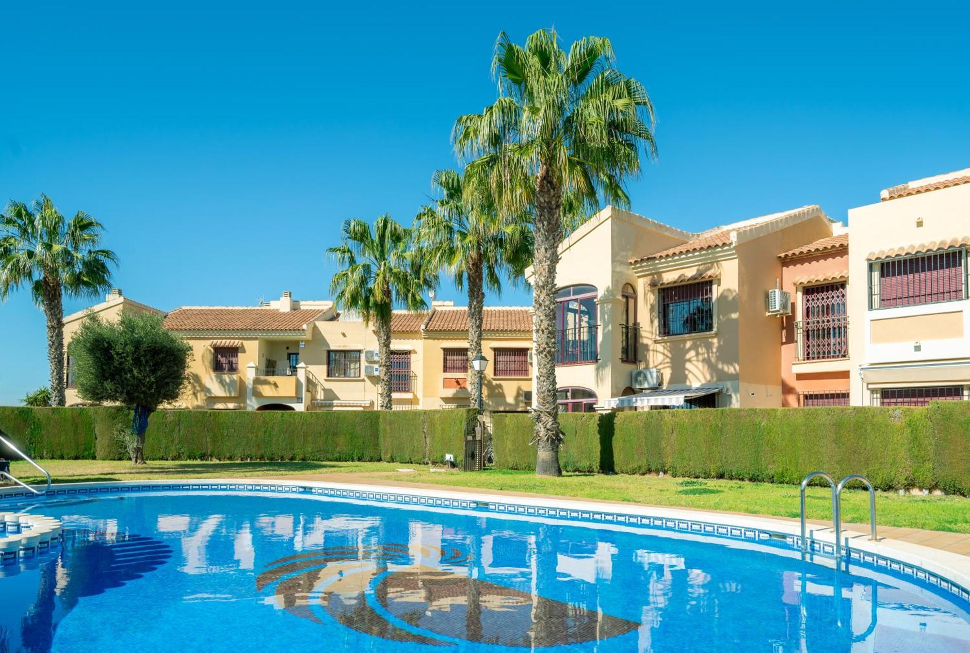 Club Salino Hideaway-Your Peaceful Retreat With Pool In Торрев'єха Екстер'єр фото